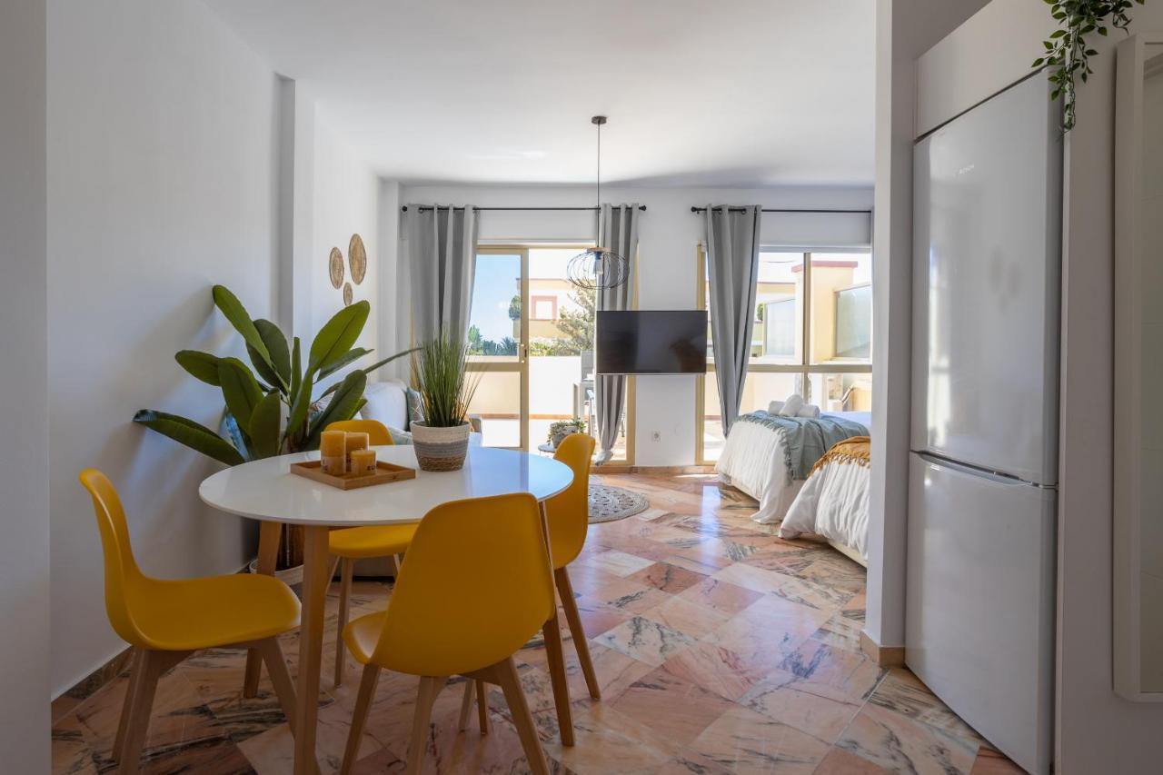 Oleholidays 225 Romana Playa Junto Al Mar Marbella Eksteriør billede
